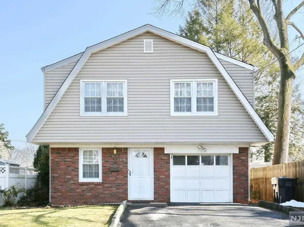 75 Elder Ave, Bergenfield, NJ 07621