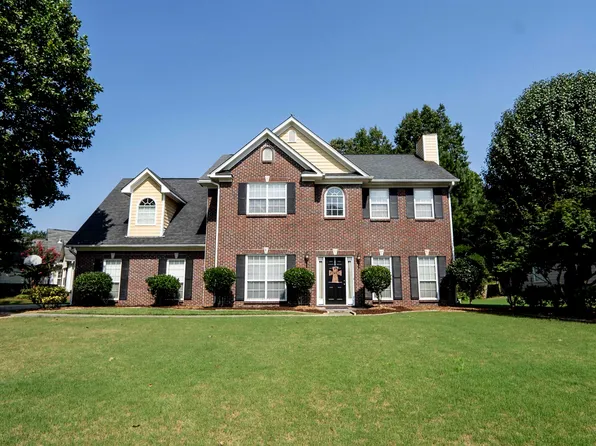 6107 Hidden Brook Dr, Trussville, AL 35173