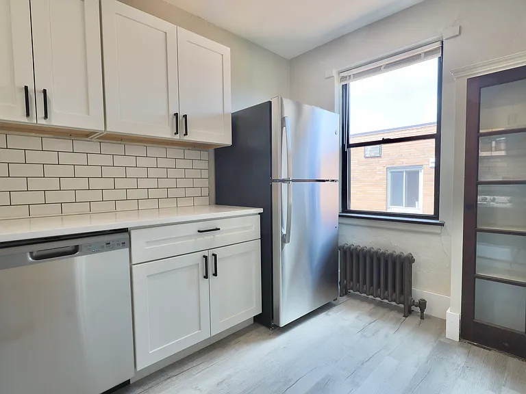 Apartments On Academy — Photo 42