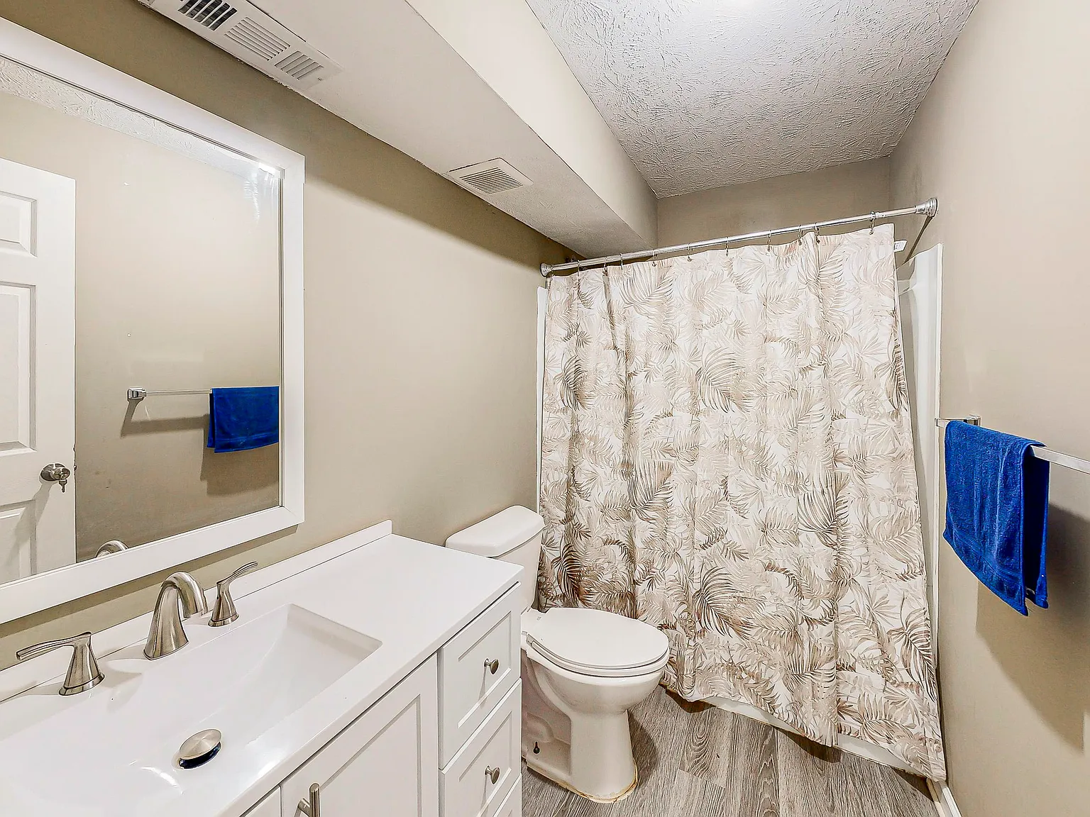 4 bed, 3.0 bath, 1722 sqft, $1,139 — Photo 3