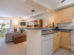 20200 56th Ave #303, Langley, BC V3A 8S1