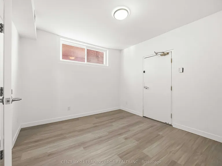 1A Leonard Ave #1 — Photo 11