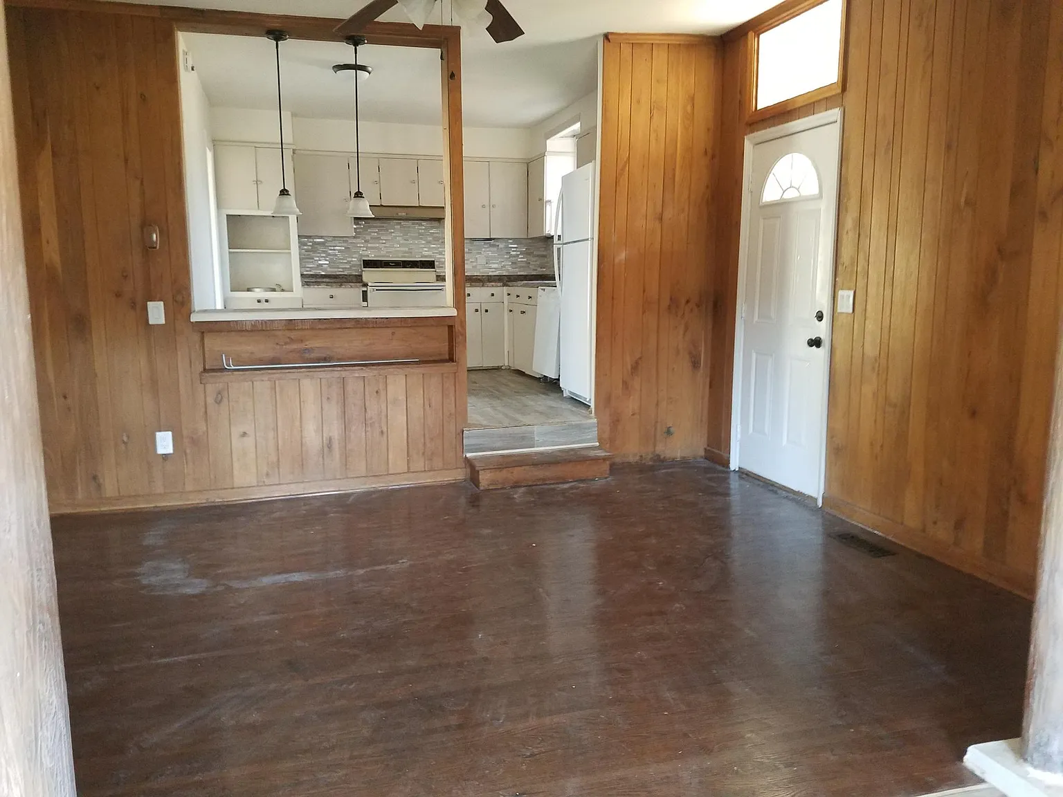3 bed, 2200 sqft, $3,200 — Photo 3