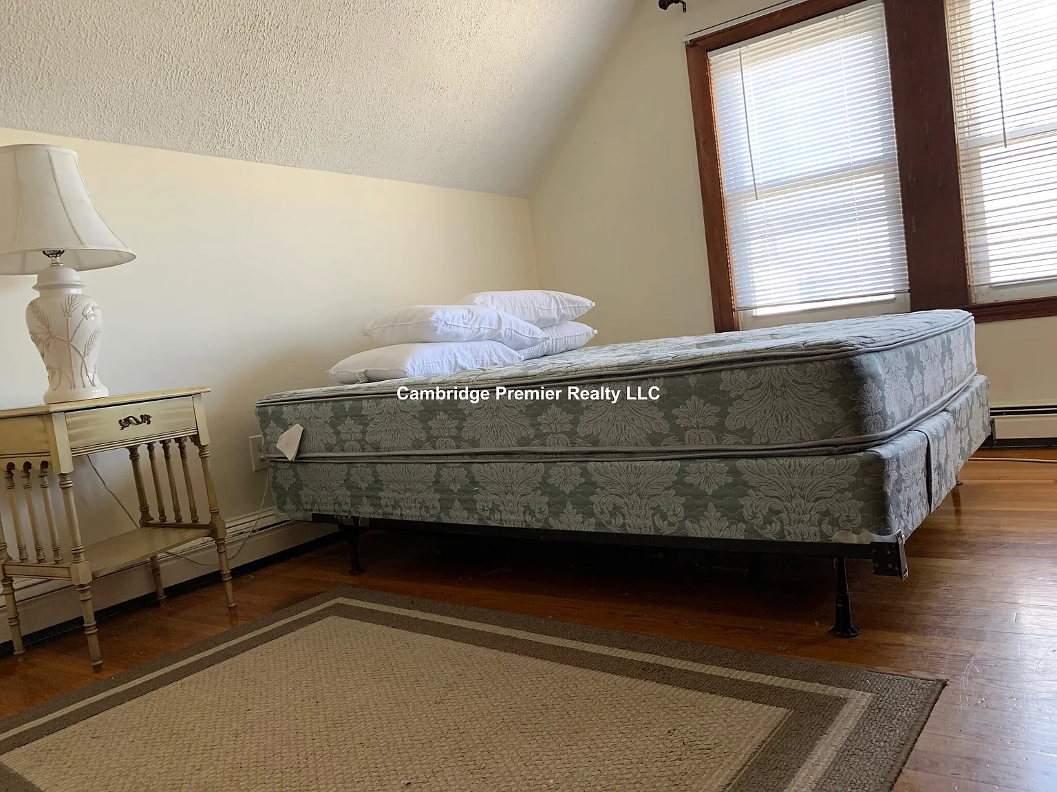 3 bed, 1200 sqft, $3,200 — Photo 3