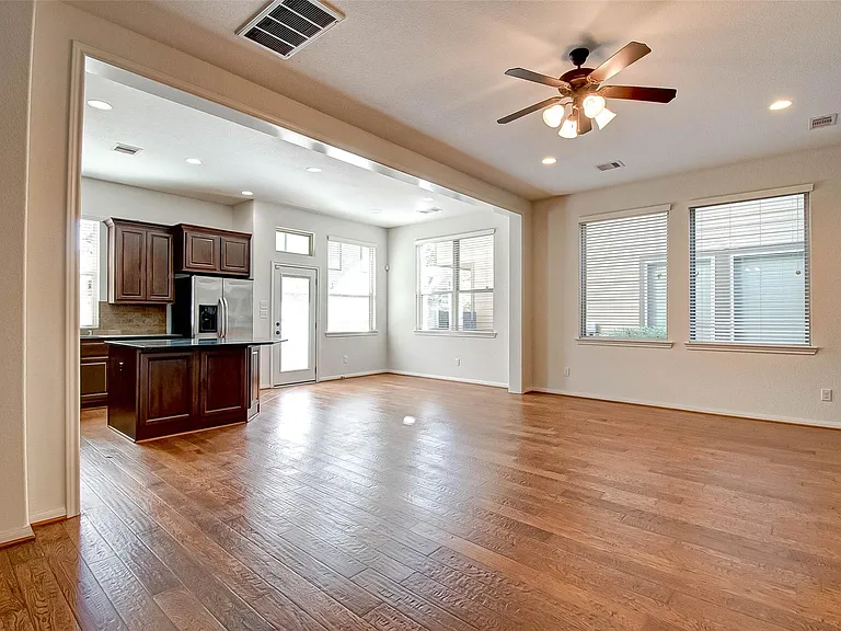 20 Cheswood Manor Ct — Photo 7