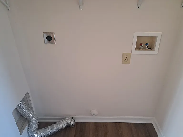 5685 Campus Dr — Photo 5