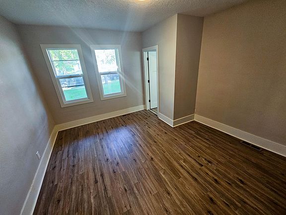 4th image of 32 N Vine St APT 3