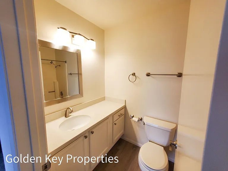 2982 Lexington Cir — Photo 16