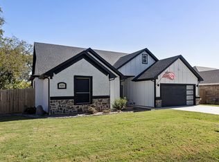 929 Cope St, Midlothian, TX 76065