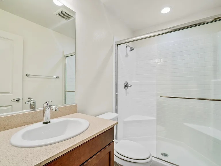 417 Castiano St — Photo 5
