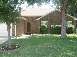 6940 Richardson Dr, Watauga, TX 76148