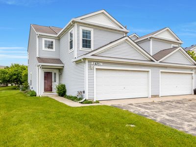 675 Fieldcrest Dr #1A, South Elgin, IL, 60177