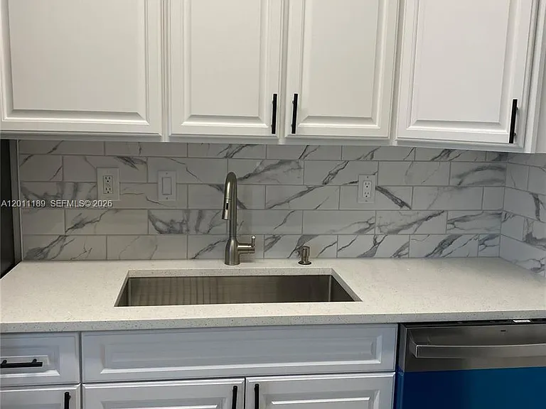 455 S Pine Island Rd #110C — Photo 7