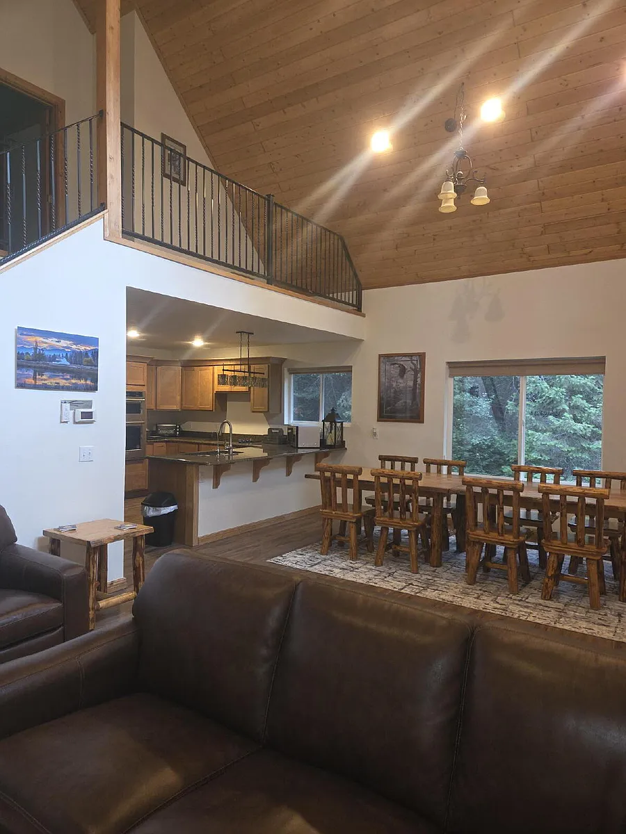 Building Photo - 347 S Many Lakes Dr