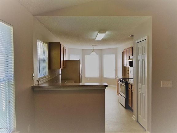 5th image of 4544 Deer Valley Dr