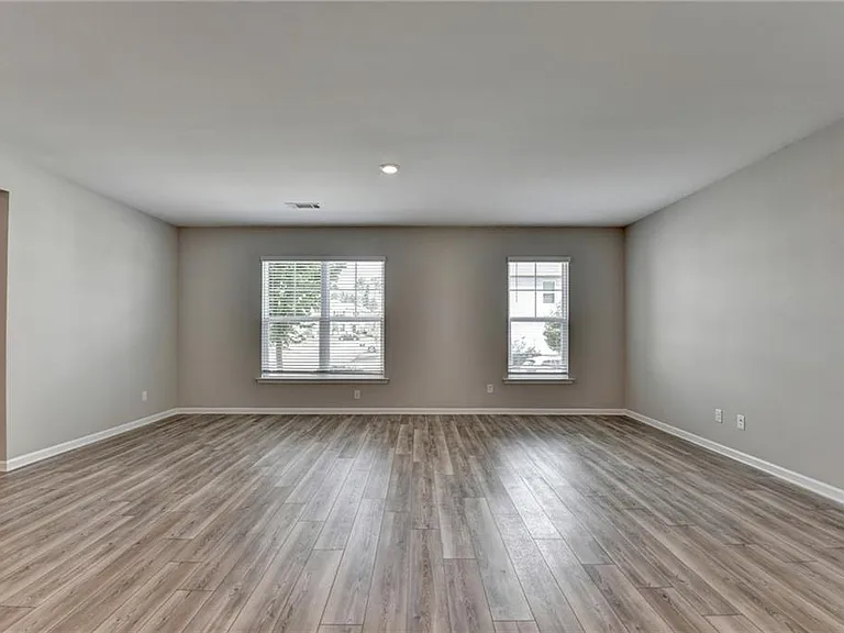 4335 Magpie Dr — Photo 11