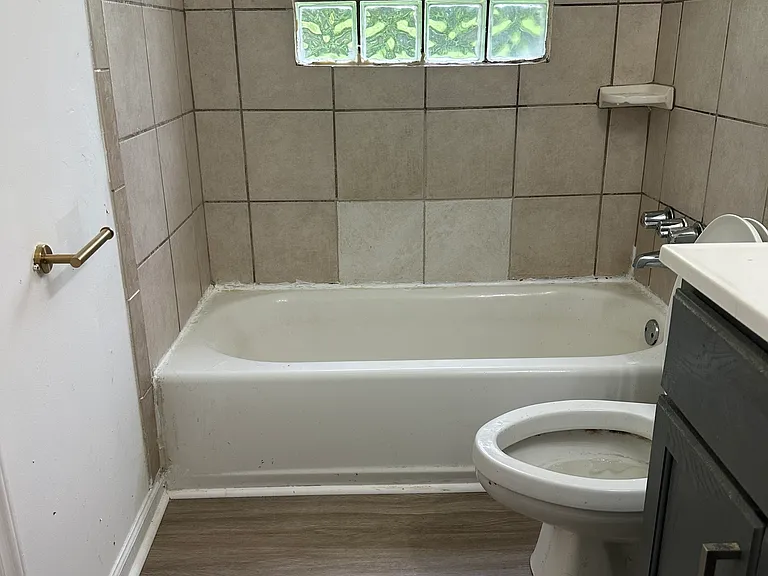 1310 Beaverbrook Dr — Photo 4