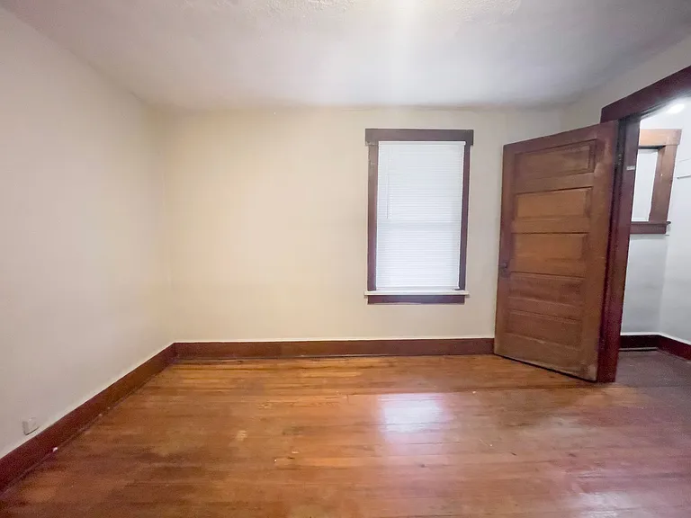 1405 W Jackson St — Photo 18