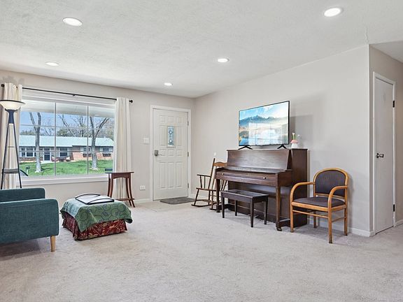 2nd image of 153 Cypress Dr