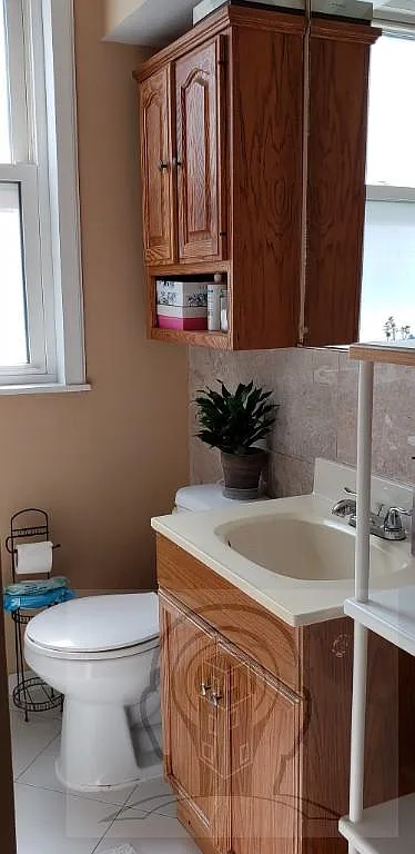 3 bed, 1.0 bath, $2,100 — Photo 4