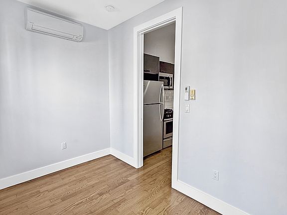 5th image of 558 W 151st St #5W