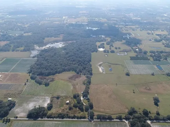 4001 W Knights Griffin Rd #2, Plant City, FL 33565