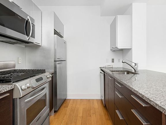 4th image of 350 W 42nd St APT 9I