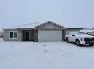 4816 Plumthicket Dr, Manhattan, KS 66503