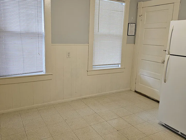 404 Stevens St #1 — Photo 8
