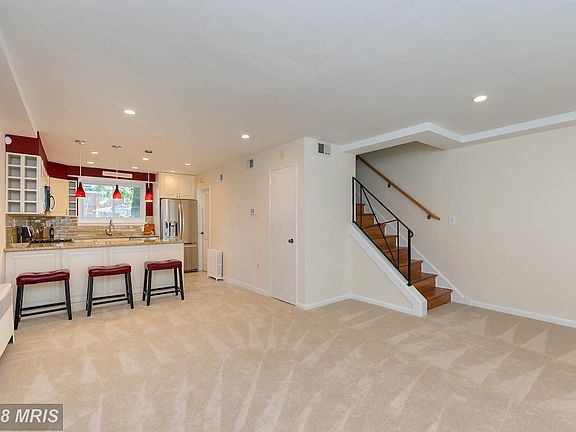 2nd image of 1527 Woodbine St
