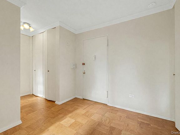 5th image of 615 Palmer #1004