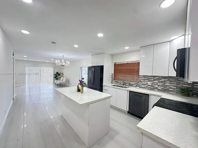 11603 NW 29th St #4W — Photo 8