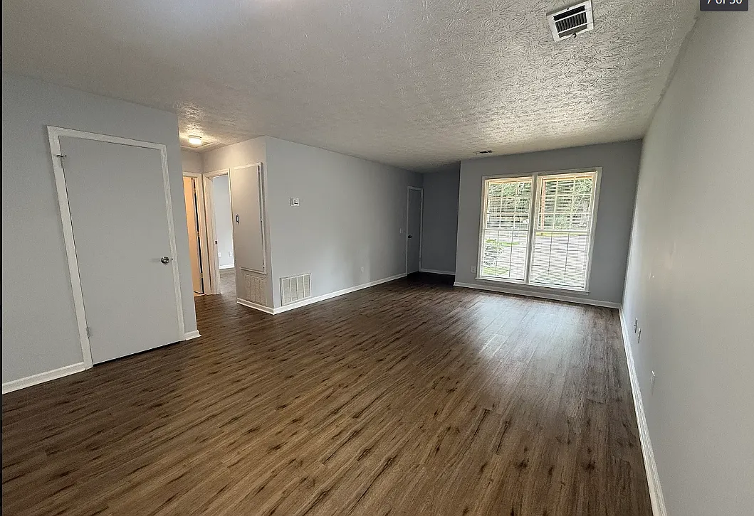 2 bed, 1000 sqft, $1,000 — Photo 1