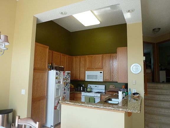 3rd image of 2259 Saint Johns Pl