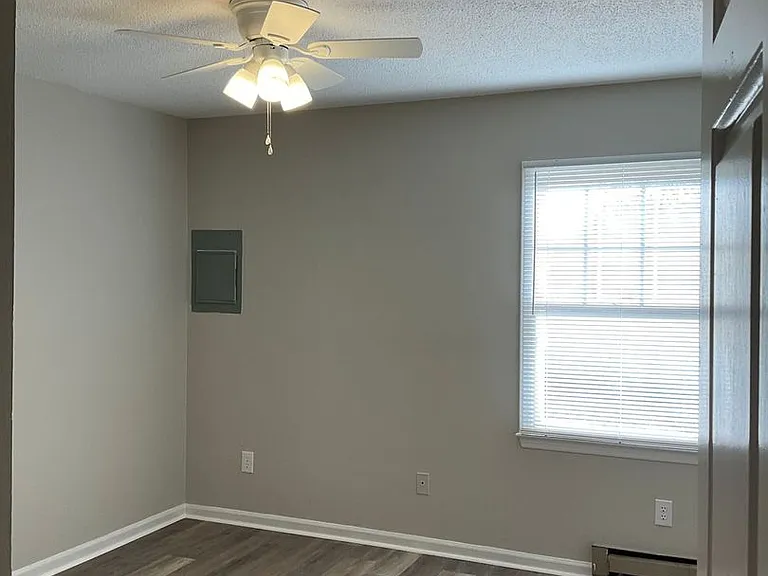 325 Robinson Rd — Photo 3