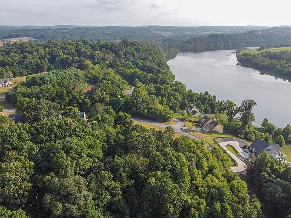 5th image of 250 Vineyard Cove Dr
