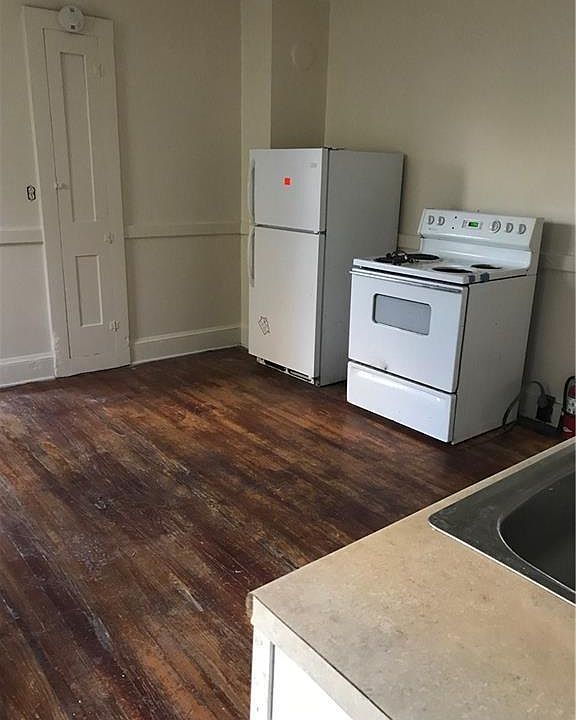2nd image of 46 Hull St #1