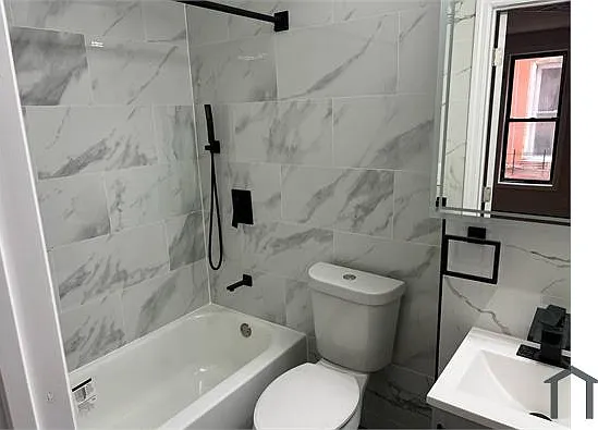 1715 Tenbroeck Ave #2 — Photo 3