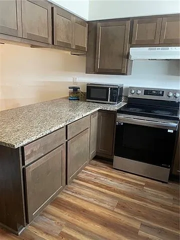 300 Duke Dr #4 — Photo 8