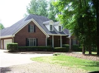 180 S McDonough Rd, Griffin, GA 30223