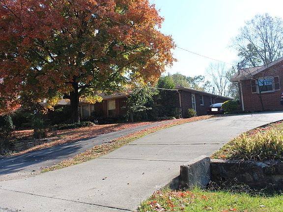 2nd image of 422 Glenpark Dr