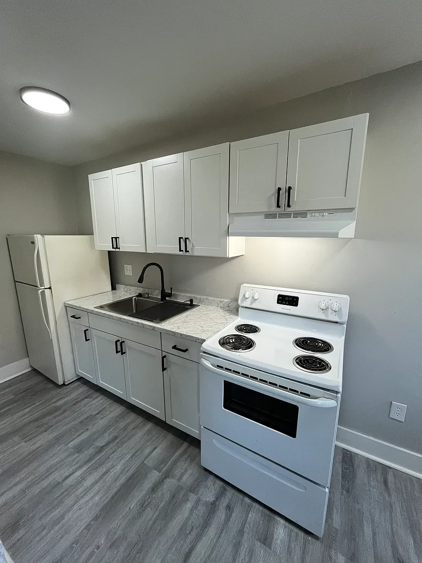 1610 Emerald Ave #B photo 1