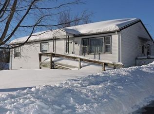 203 Pondview Dr, Ludlow, MA 01056