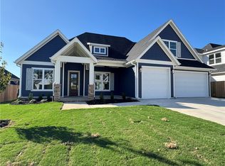 2713 Amaris Ave, Lowell, AR 72745