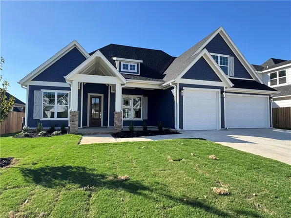 2713 Amaris Ave, Lowell, AR 72745