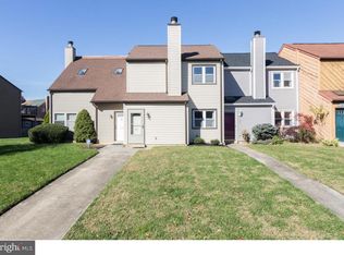 121 E Green Valley Cir, Newark, DE 19711