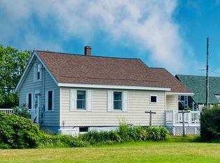 39 Dewey Mowry St, Lubec, ME 04652