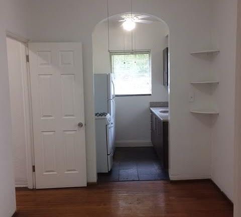 5th image of 1526 Meridian Ave APT 14