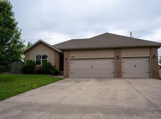 5499 W Tea St, Springfield, MO 65802