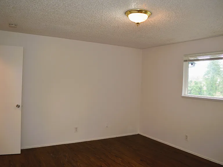 319 Linn Ave #319 — Photo 12